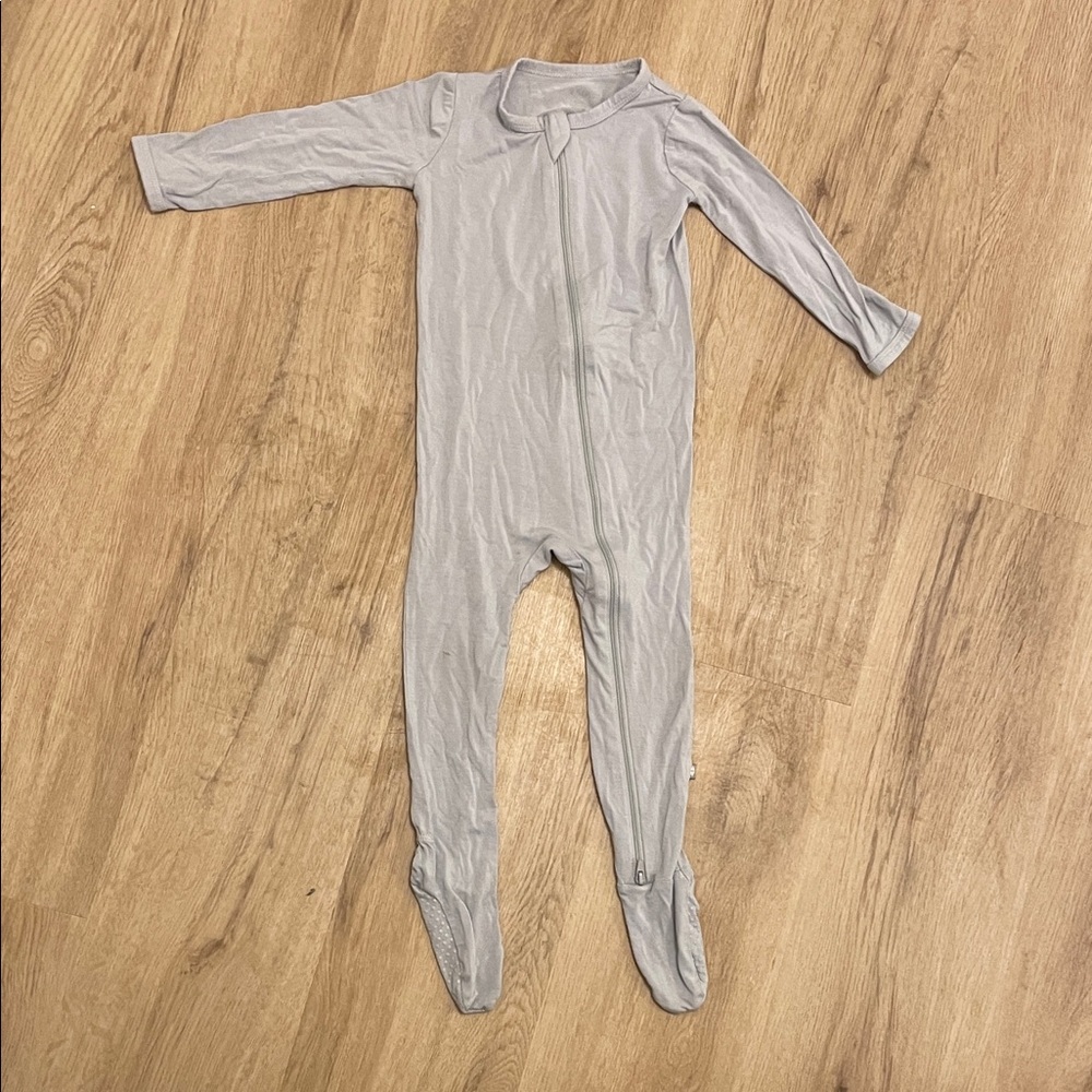 Kyte BABY Light Gray Kids Pajamas Footies